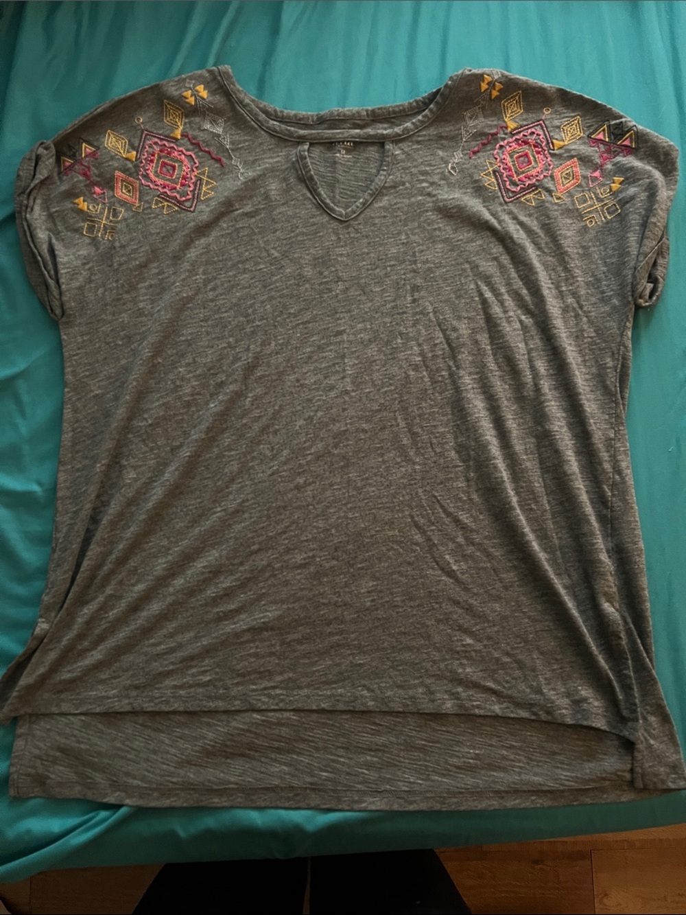 a.n.a Gray Short Sleeve Tee with Pink & Yellow Shoulder Embroidery
